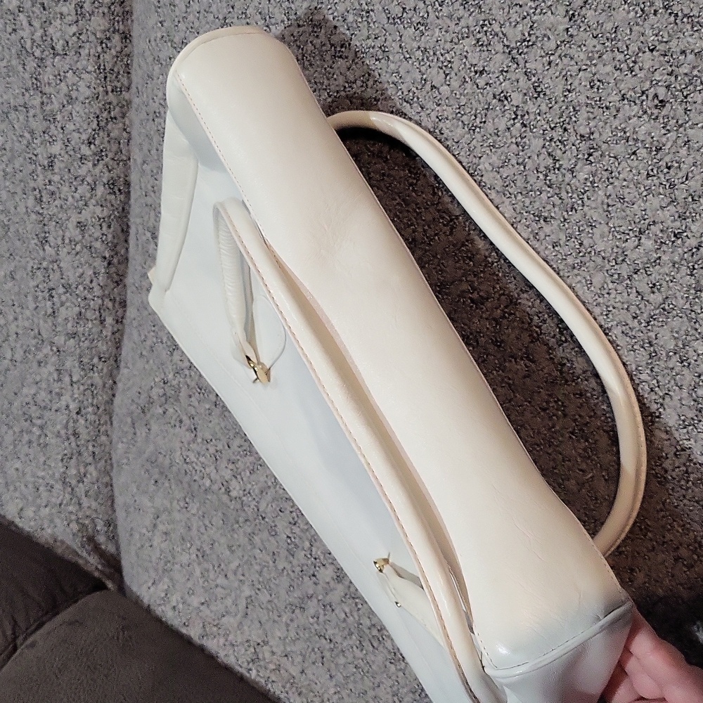 Axiom Leather Purse - Picture 6 of 15